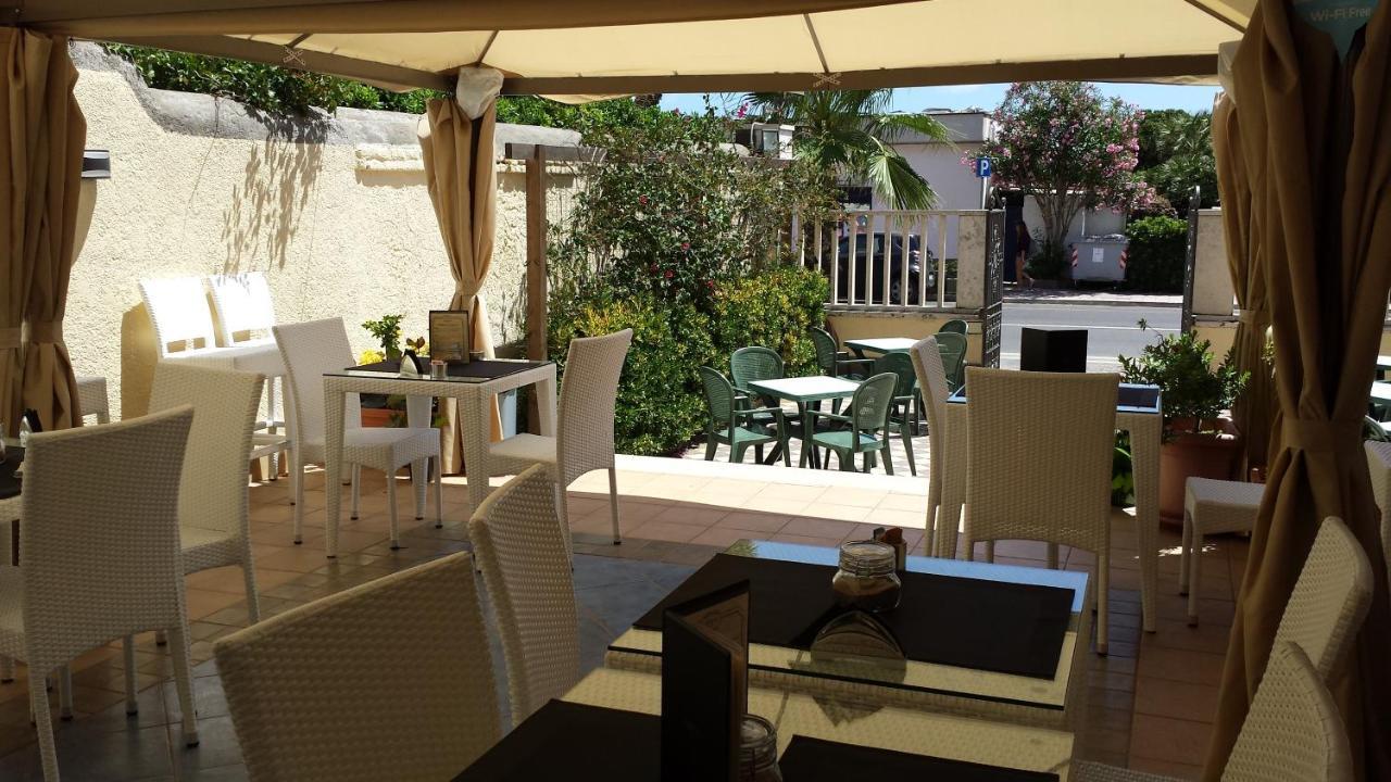 Bed and Breakfast Villino Gregoraci Relais Санта-Маринелла Экстерьер фото